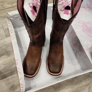 Boots for women